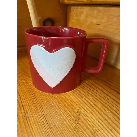 Starbucks Valentine 2021 Red Embossed Heart Ceramic Mug 16 oz - Picture 1 of 4